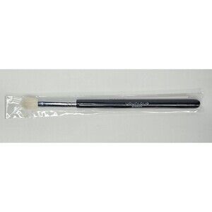 Younique Fluffy Crease Brush New Sealed